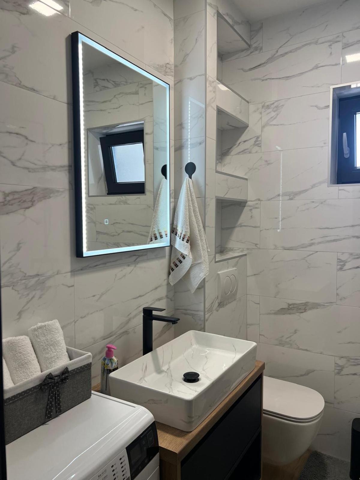 Apartmani Karla Paklenica Starigrad Paklenica Esterno foto