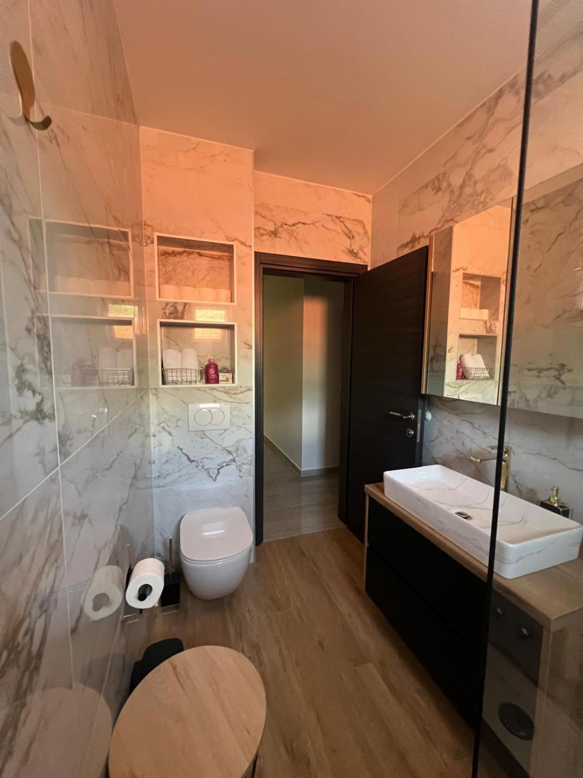 Apartmani Karla Paklenica Starigrad Paklenica Esterno foto