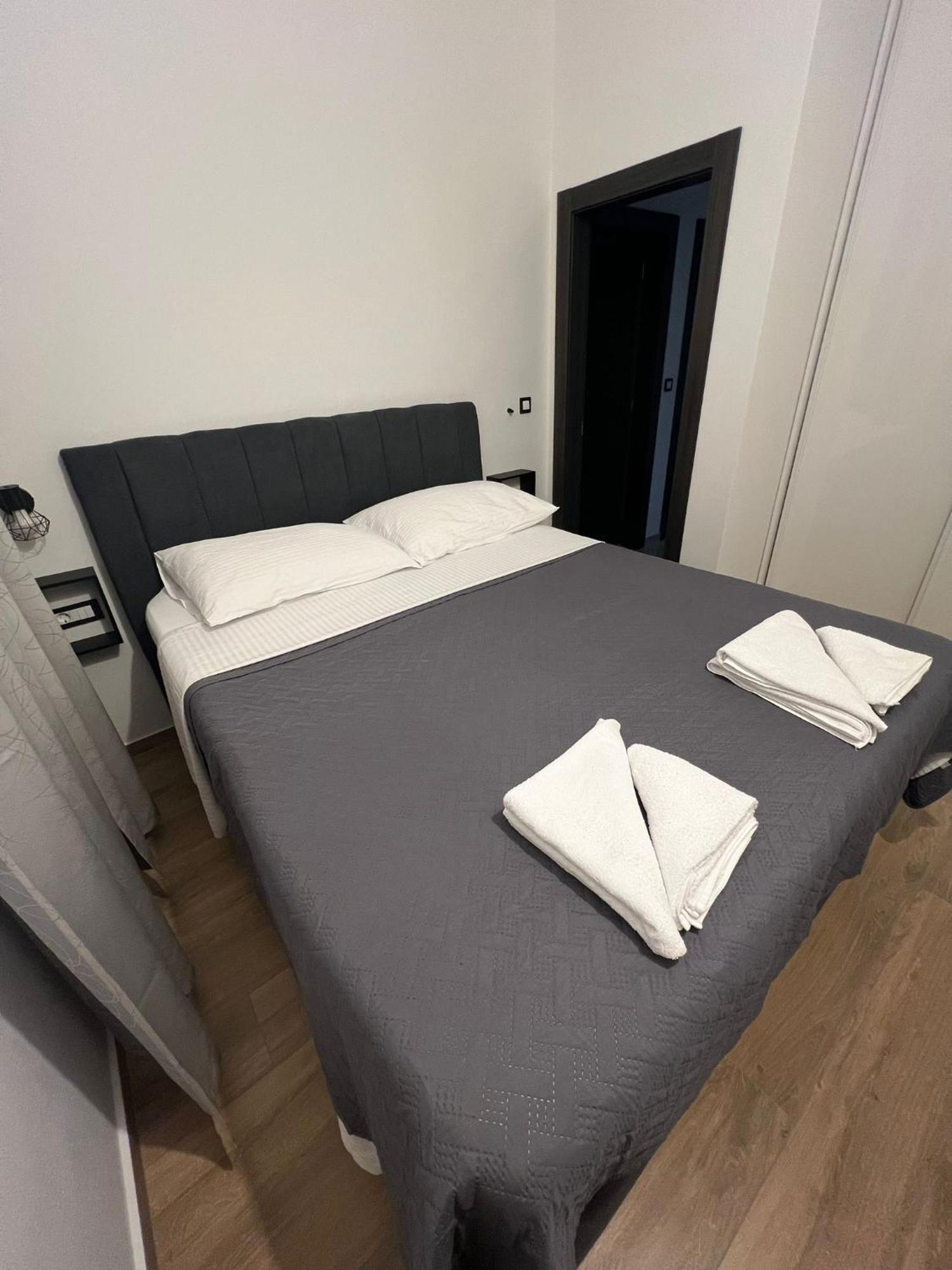 Apartmani Karla Paklenica Starigrad Paklenica Esterno foto