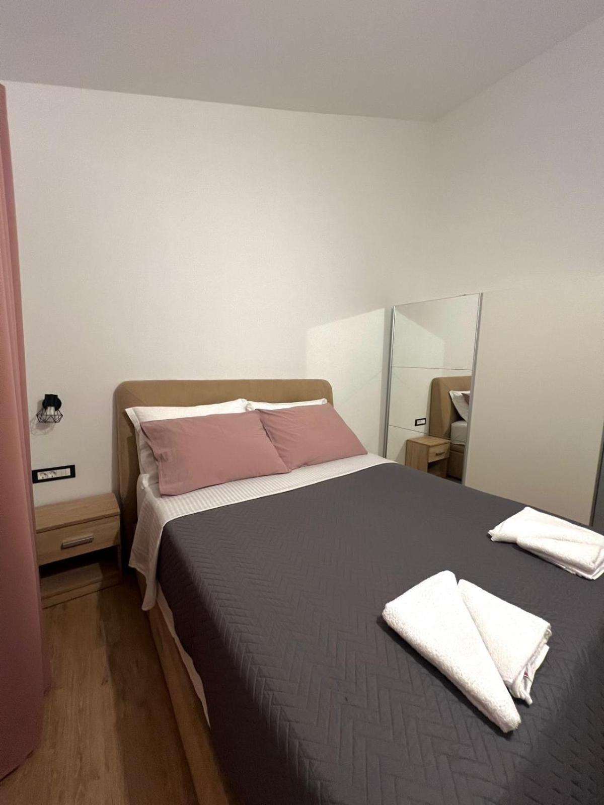 Apartmani Karla Paklenica Starigrad Paklenica Esterno foto