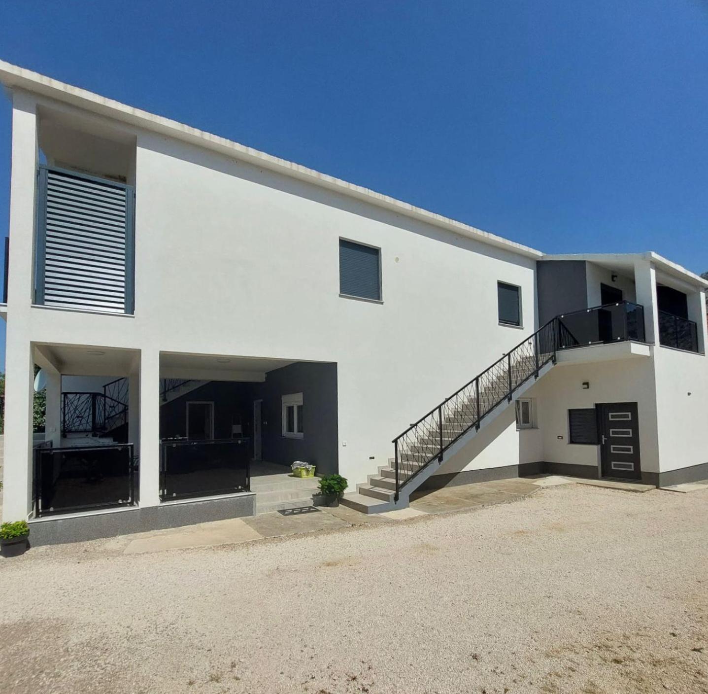Apartmani Karla Paklenica Starigrad Paklenica Esterno foto