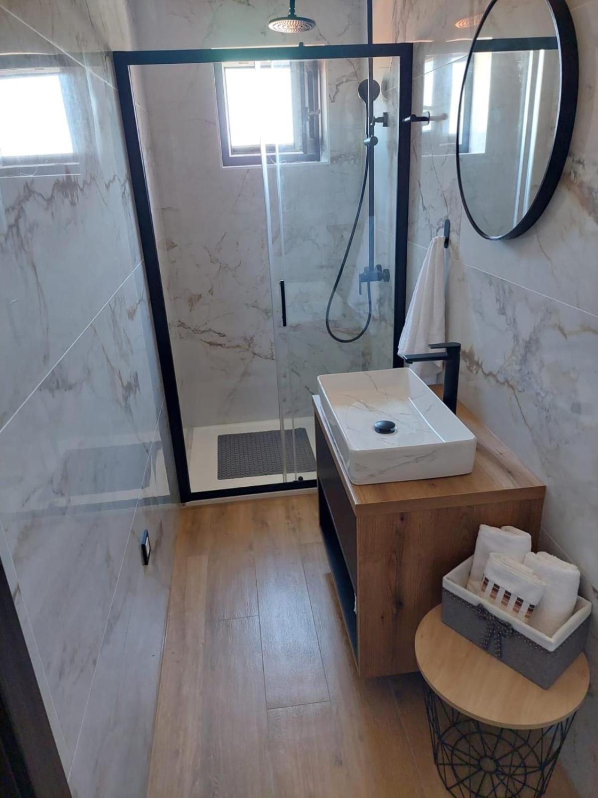 Apartmani Karla Paklenica Starigrad Paklenica Esterno foto