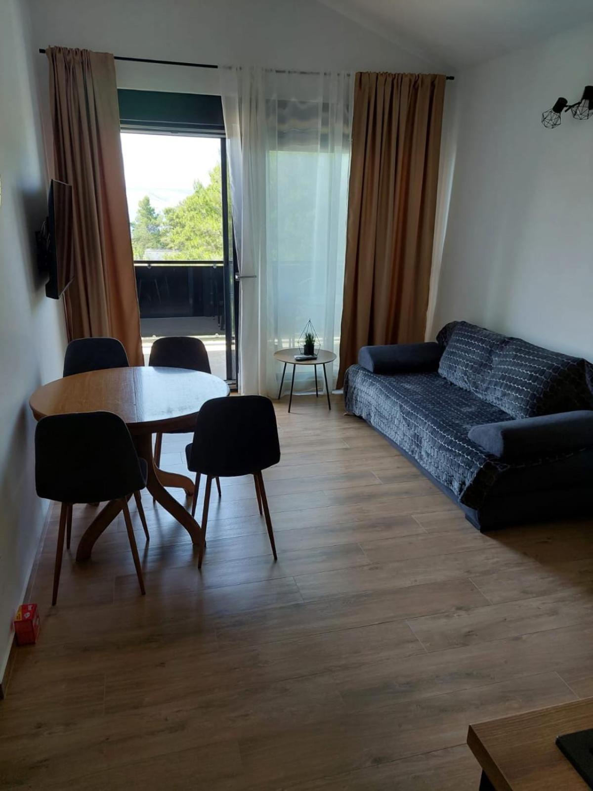 Apartmani Karla Paklenica Starigrad Paklenica Esterno foto